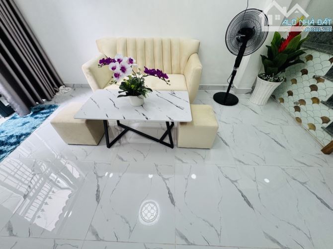 BÁN NHÀ HXH THÍCH QUÃNG ĐỨC - PHÚ NHUẬN - 4 TẦNG - 20M2 - NHỈNH 4 TỎI - 2