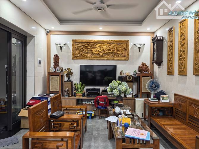 KHẨU HOÀN KIẾM -12.1 - Ô TÔ CÁCH 10M MẶT PHỐ - 2
