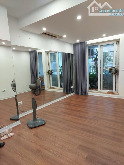 BÁN GẤP CC.109m. 3pn2vs. 7,3 tỷ. Full nội thất. Tầng chung. Lưu Hữu Phước. SIÊU HIẾM - 2