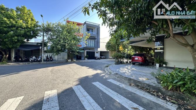 Bán nhà 3 tầng lô góc Thanh lương 8 & Thanh lương 12 - Hoà Xuân Giá: 10tỷ9 tl - 15
