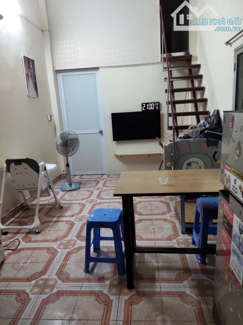 THỊ TRẤN  VĂN ĐIỂN THANH TRÌ 42M NHÀ C4 ,CĂN GÓC HAI MẶT NGÕ GIÁ 6,3 TỶ - 2