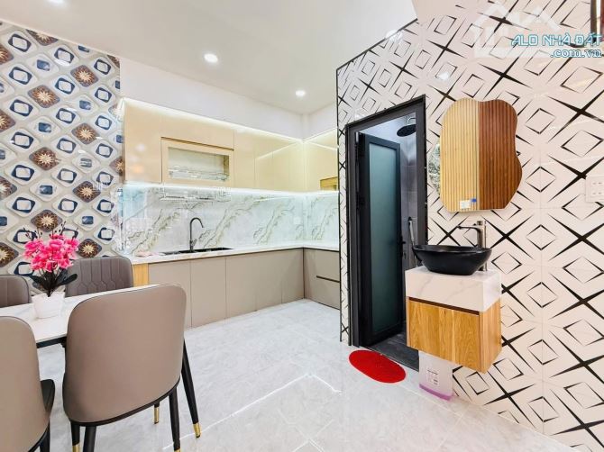 Bán gấp căn nhà 49.5m2 gần TTTM Gigamall - Đ. Phạm Văn Đồng, Thủ Đức. Giá: 2 Tỷ 620. SHR - 2