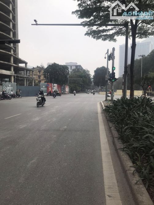 Bán nhà mặt phố Kim Mã - Núi Trúc DT 40m, 4 tầng, giá 23 tỷ - 2