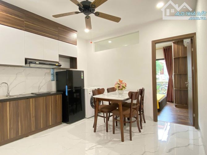 Toà CHDV cách MP Trung Phụng chỉ 30M, 105m2*8T, MT 5.2M, 28 PKK, đủ PCCC, dòng tiền 7%/năm - 2