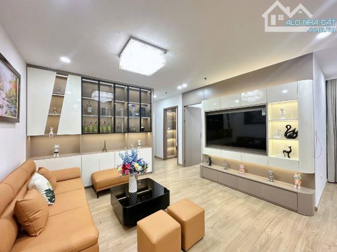 Bán Căn Hộ A10 Nam Trung Yên DT 100m 3PN Full NT đẹp SĐCC View Hồ giá 10,2 tỷ ở luôn - 2