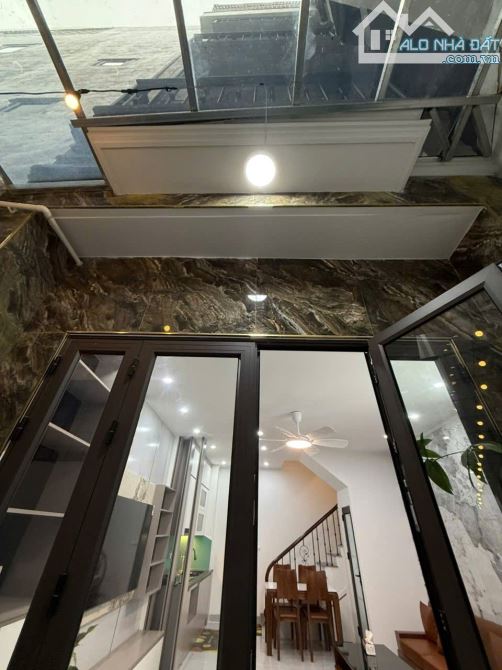 Chính chủ bán nhà 5 tầng phân lô ô tô đỗ cửa phố Nguyễn Khánh Toàn 50m giá 13.5 tỷ - 2