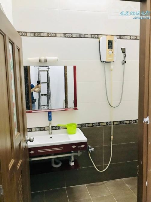 Chỉ 6.8 tỷ - Bán nhà cách mặt tiền đường chỉ 70m DT: 4.3x13.5m [nở hậu]. Mua tiện xây mới - 2