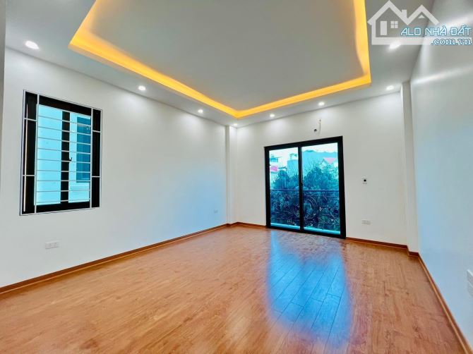 Siêu phẩm 6 tầng - Chỉ 6,5 tỷ! Mới toanh - 2