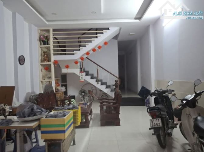 NHÀ MT ĐƯỜNG NHỰA 20M - 2 TẦNG - 100M2 - NGAY TRƯỜNG TIỂU HỌC BÌNH AN, DĨ AN - 5 TỶ 2 - 2