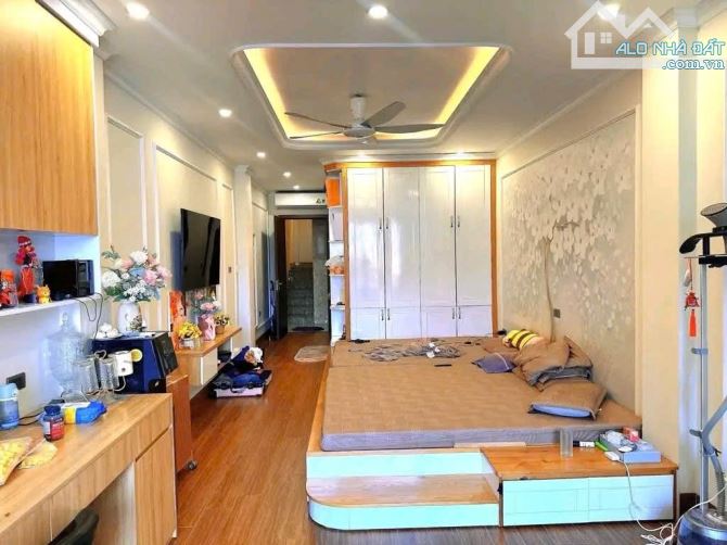 Bán nhà riêng Huyền Kỳ, Hà Đông, Sát phố, ô tô đỗ cổng, ở ngay, Full Nội thất, 5 tầng, 34m - 2