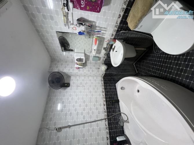 Nhà Lam Du- Bồ Đề- chủ tự xây 57m, 4 tầng, 9.490 tỷ - 2