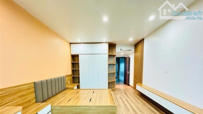 Bán nhà 5 tầng Tuyến 2 Lê Hồng Phong ( tdc Cái Hòm ), Đông Khê, Ngô Quyền 60m2, đường 12m, - 2