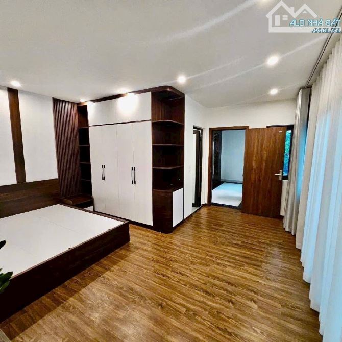 Bán Nhà Thạch Bàn 68m2-hơn 8 tỷ-Ô TÔ ĐỖ CỔNG-THANG MÁY-FULL NỘI THẤT-4 NGỦ-SÁT CHUNG CƯ TB - 2