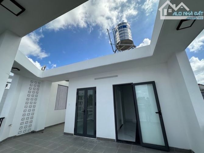 BÌNH TÂN - LÔ GÓC HAI MẶT TIỀN - KẾT CẤU 4 TẦNG BTCT - HẺM XE HƠI ĐỖ CỬA - NHÀ MỚI VÀO Ở - 2