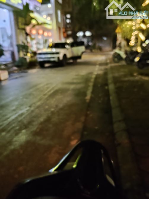 Bán đất Văn Hội. 115 M2, Ô TÔ ĐỖ CỔNG. Xây Toà Căn Hộ Dịch Vụ Hái ra tiền. Giá Nhỉnh 15 Tỷ - 2