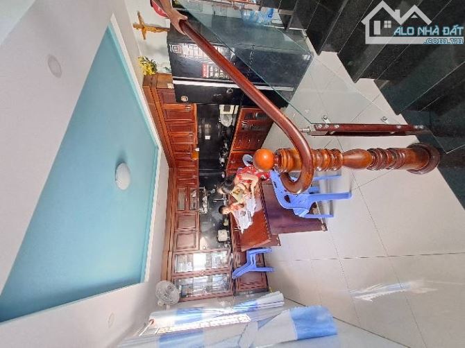 BÁN GẤP HẠ CHÀO 700 TRIỆU- 56m2- 5 TẦNG- AN PHÚ ĐÔNG- Ô TÔ ĐỖ TRƯỚC NHÀ- 8,5 TỶ - 2