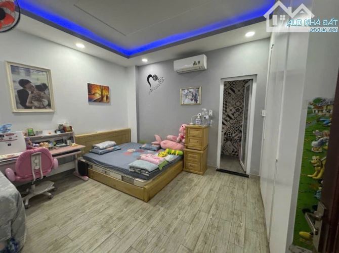 Biệt Thự MiNi Ngang Khủng 8m - 3 Tầng - 4PN - Hẻm Xe Tải Thông - 9,39Tỷ TL Tốt - 2