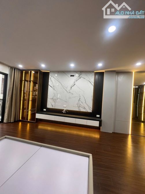 Lĩnh Nam - Hoàng Mai 52/68m x 7 tầng, mặt tiền 4.7m, giá 23.9 tỷ thương lượng - 2