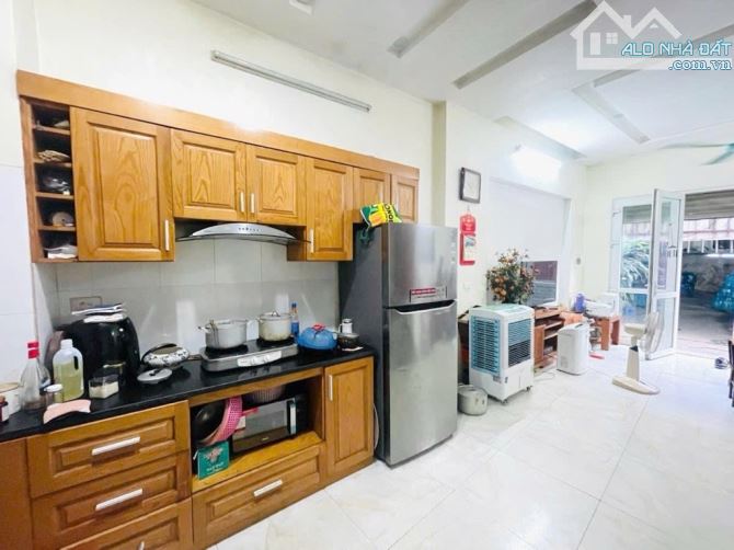 📌NGÔ GIA TỰ, LB, 42m2, PHÂN LÔ GIÁO VIÊN, 2 THOÁNG, NGÕ Ô TÔ, 7.x - 2