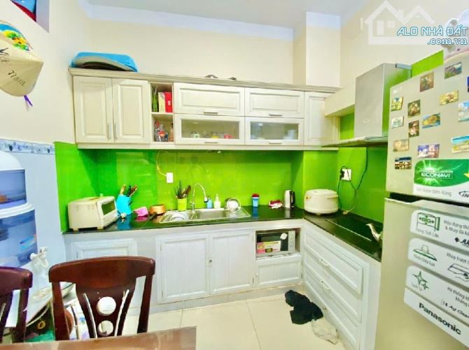 B.ÁN NH.À MỚI - CMT8 Q.10  - NGAY CHỢ HÒA HƯNG  - 4 TẦNG BTCT - 3PN  - HOÀN CÔNG ĐỦ - NHỈN - 2