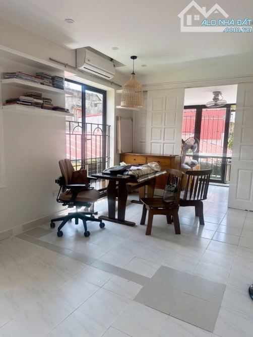 Bán gấp căn hộ tập thể trung tâm – Ô tô đỗ cửa, sổ đỏ, nhỉnh 3 tỷ - 2