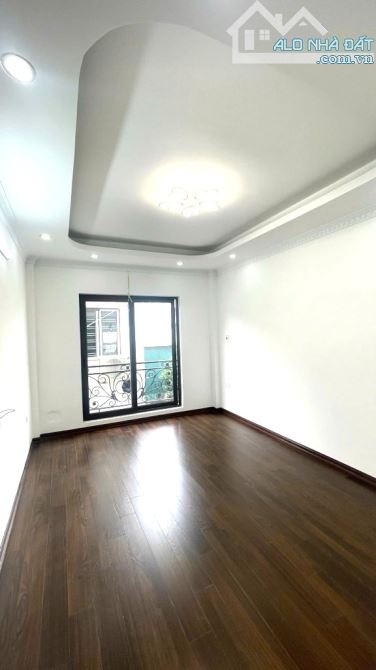 BÁN NHÀ ĐƯỜNG BÁT KHỐI 30M2, 5 TẦNG, NGÕ NÔNG, Ô TÔ ĐỖ CỬA, 6.3 TỶ. - 2
