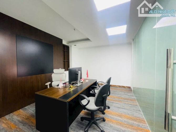 CẦN NHƯỢNG GẤP SÀN VĂN PHÒNG NAM TRUNG YÊN - 160M2 - CHỈ 35 TRIỆU CÓ DỊCH VỤ CHUNG - 2