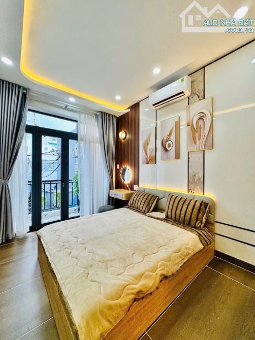 Trung Tâm P5 Phú Nhuận | 40m2 | 3 Tầng | 4 Phòng Ngủ | full nội thất | hẻm 3M thông | nhỉn - 2