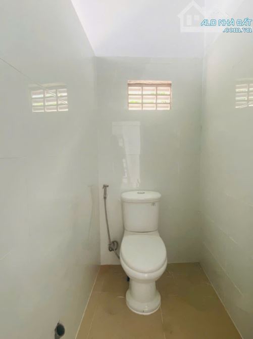 Cho thuê kho 210m2 có gác lửng cái răng, cần thơ giá 12 triệu - 2