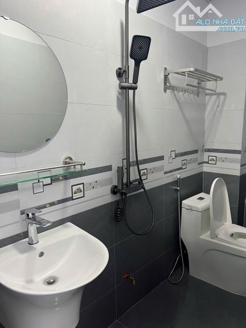 Bán căn nhà 2 tầng mới tinh - vị trí đắc địa phường Quảng Thành, Thanh Hóa - 2