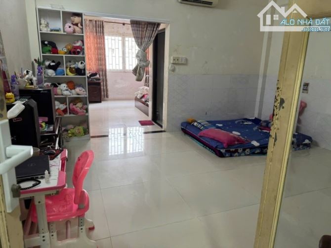 HẺM OTO 8M TÂN QUÝ TÂN PHÚ - DT: 5X14M - 4 TẦNG KIÊN CỐ - 2