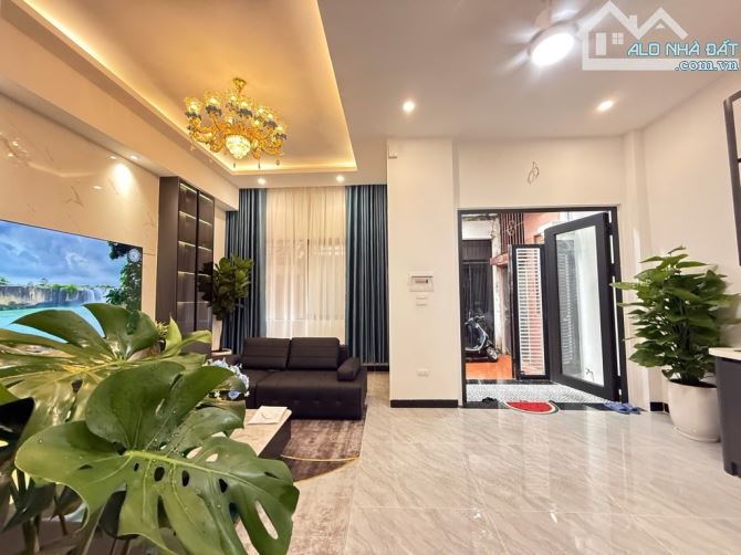 BÁN NHÀ PHÂN LÔ PHỐ CHÍNH KINH - DÂN XÂY - 2 THOÁNG TRƯỚC SAU - MT RỘNG - NT ĐẸP - Ở NGAY! - 2