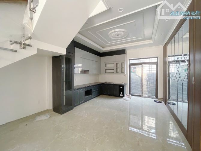 Bán nhà 4 Tầng 70 M sân cổng riêng Đông Hải Hải An - 2