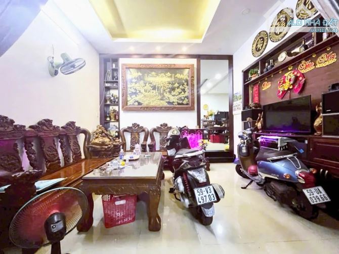 Siêu phẩm giá SỐC 76m2 giá chỉ 8,2 tỷ, ngang lớn 6m, HXH thông, 3 tầng BTCT, khu an ninh - 2