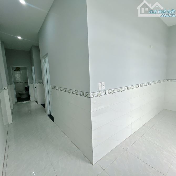 Np887 Bán nhà 1 trệt 1 lầu gần VinCom, Tân Mai, Biên Hòa, Đồng Nai:    * Giá: 3 tỷ 600 - 2