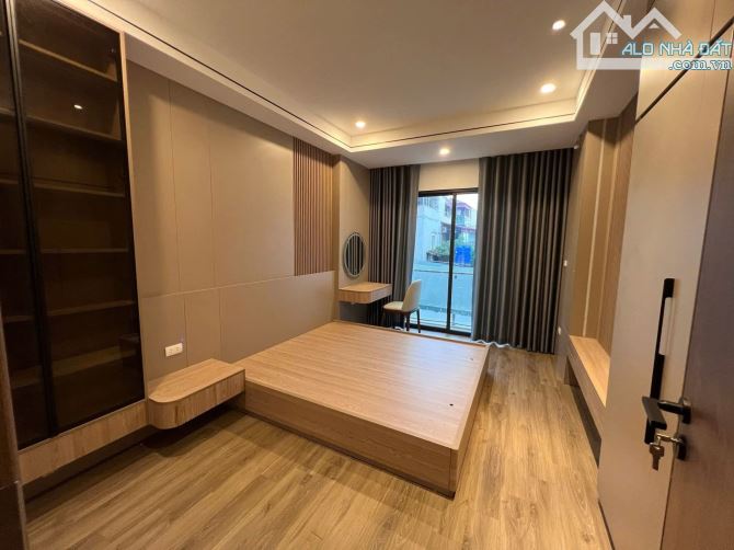 Bán nhà Xuân Đỉnh, 38m2 hơn 8 tỷ, gần CV Hoà Bình, ô tô, dân xây, full nội thất VIP, hiếm - 2