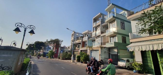 Nhà mới xây MT Lò Gốm Q6, 3,3x9m 3L 2pn 2 máy lạnh - 2