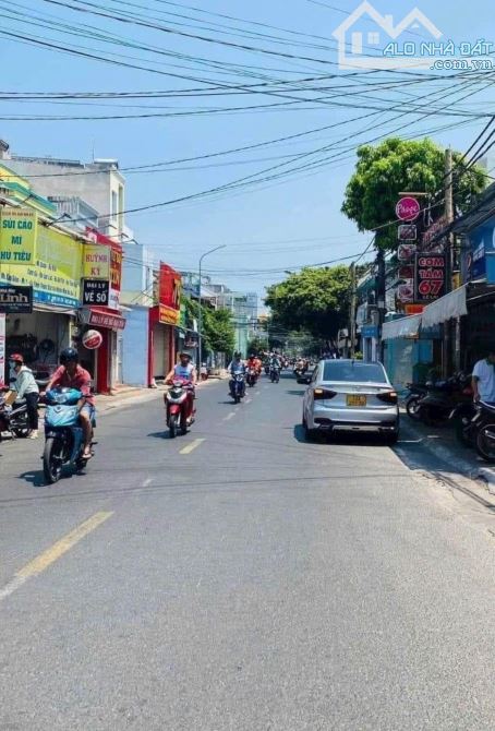 BÁN NHÀ MẶT TIỀN NƠ TRANG LONG P.RẠCH DỪA TP.VT VỊ TRÍ SIÊU ĐẸP NGANG 10m - 2