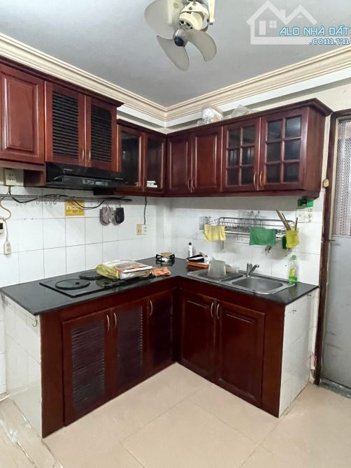Cấn bán nhà 5 tầng Nguyễn Trọng Tuyển Phú Nhuận, sát mặt tiền 5PN giá nhỉnh 6 tỷ TL - 2