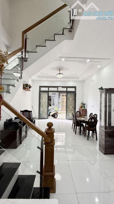 KHU PHÂN LÔ ĐẸP BÌNH TÂN - 4 TẦNG - HẺM XE HƠI TRÁNH CÓ LỀ - THIẾT KẾ ĐẸP SANG TRỌNG - 2