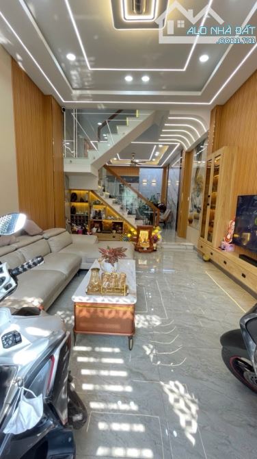 Bán nhà 3 tầng mới full nội thất, 60m2, hẻm 7m Hà Huy Giáp, Q12, SHR 5.6 tỷ tl - 2
