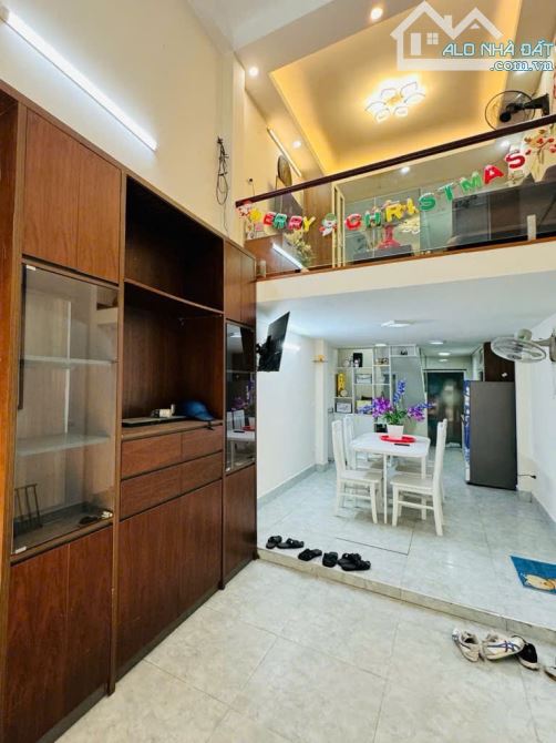 Chính chủ nhờ em Ty bán nhà lô góc Phú Lương_Ngõ thông nông thoáng_5 tầng kiên cố_Gần phố - 2