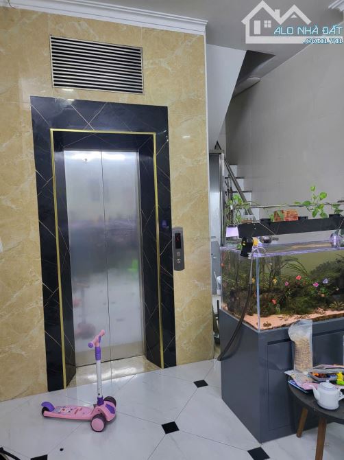 Bán nhà Ngọc Hà, Ba Đình, diện tích 37m2, 6 tầng thang máy, gần hồ. Giá 8,5 tỷ - 2