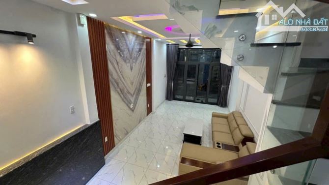 GẤP GẤP !!! BÁN NHÀ HẺM 2 XE HƠI, SÁT MẶT TIỀN, GIÁ 3 TỶ 9 TL, SỔ HỒNG RIÊNG - 2