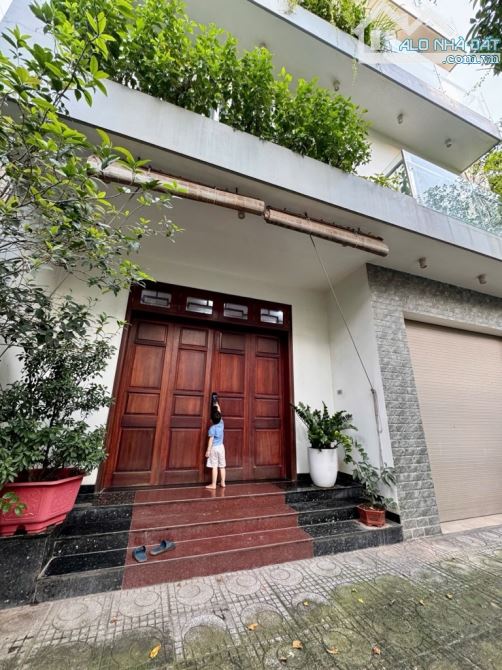 BÁN NHÀ LONG BIÊN 152M2, VỈA HÈ 3M, GARAGE Ô TÔ TƯƠNG LAI RA MẶT PHỐ, SÂN RỘNG ĐỂ XE - 2