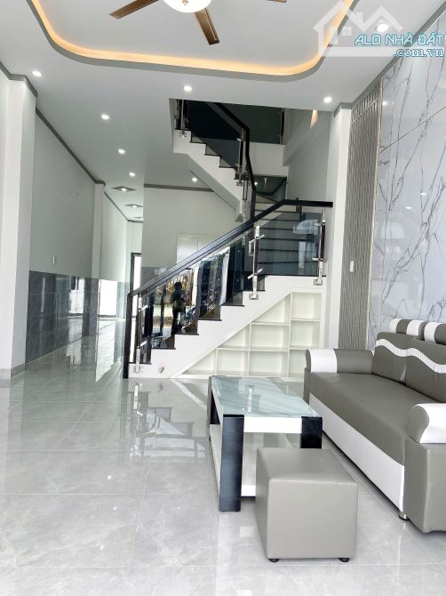 NGỘP BÁN NHÀ LẦU MỚI XÂY GẦN BigC TÂN PHONG - PHƯỜNG TÂN TRIỀU. NGỘP - 2