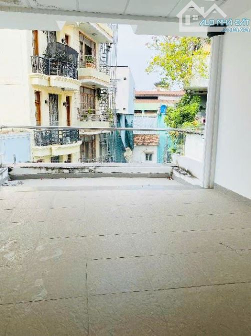CÁCH MẠNG THÁNH 8 QUẬN 10 - XE HƠI - KINH DOANH - 32m2, 3 tầng - NHỈNH 6 tỷ - 2
