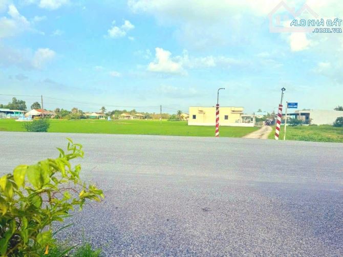 Nhà cấp 4 mới xây 174m2 đất thổ cư 8.5 x 20m đường xe tải - 2