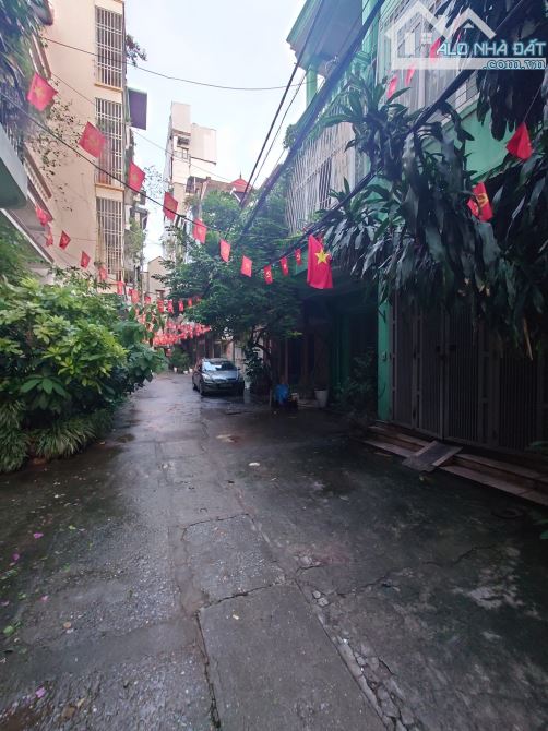 Bán nhà Phân Lô ngõ 82 Nghĩa Tân - Ngõ oto tránh -  Sổ 28m2 - Giá 10 tỷ - Nhà 4 tầng cũ. - 2