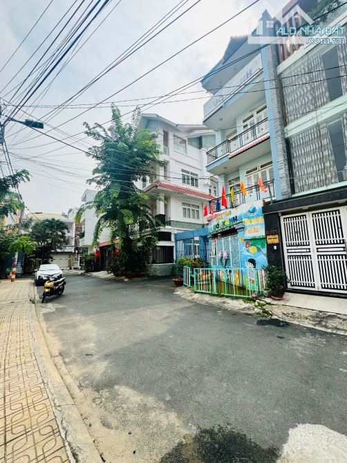 Gò Dầu: Hẻm nhựa 8m có lề rộng, đối diện công viên nội bộ. DT: 4.5x17m, vuông, nhà 4 tầng - 2